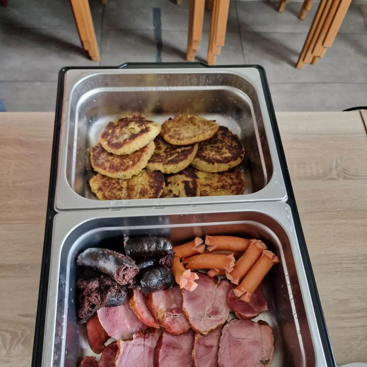 Zucchinileibchen Und Geselchtes