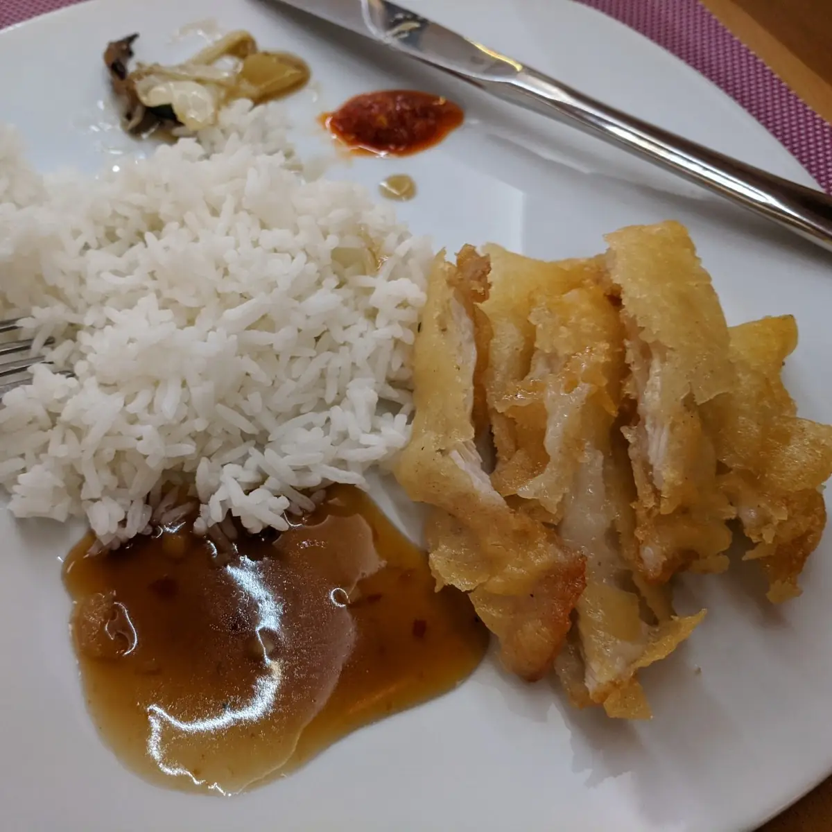 Gebackenes Hühnerfleisch Süß-Sauer