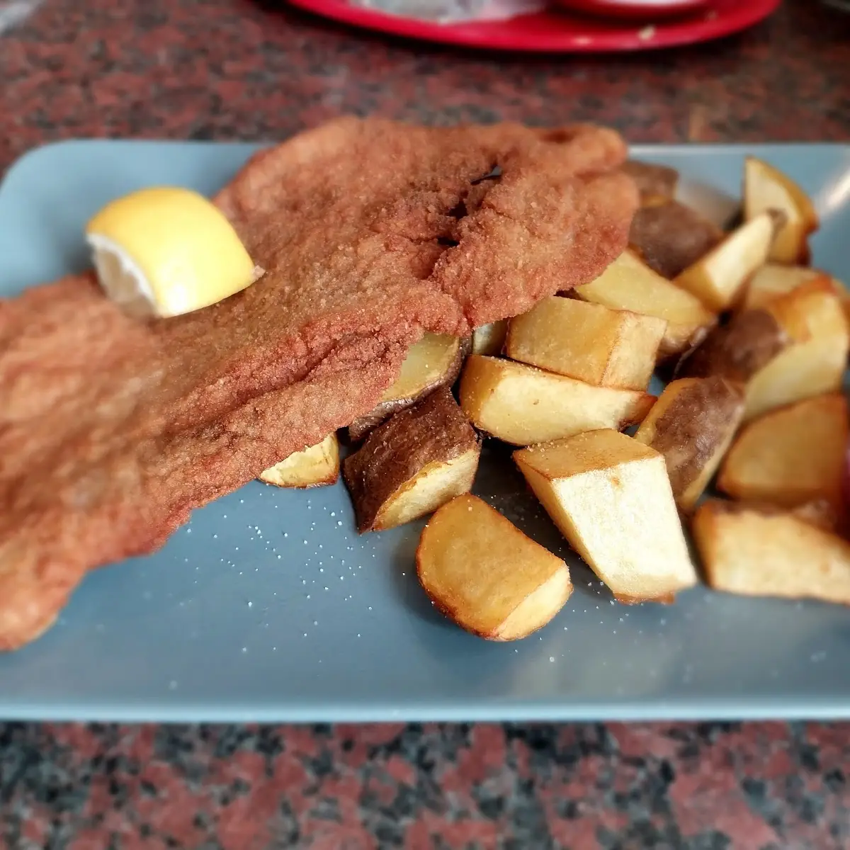 Wiener Schnitzel Vom Schwein Mit Braterdäpfel & Preiselbeeren
