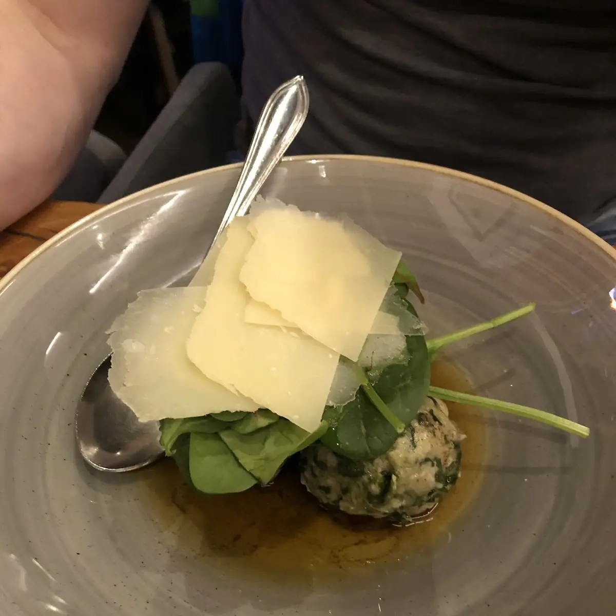 Hausgemachte Spinatknödel