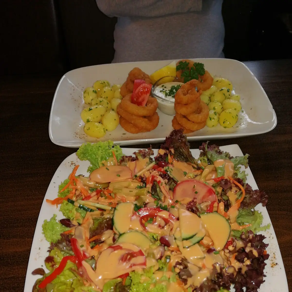Calamari Fritti Und Gemischter Salat