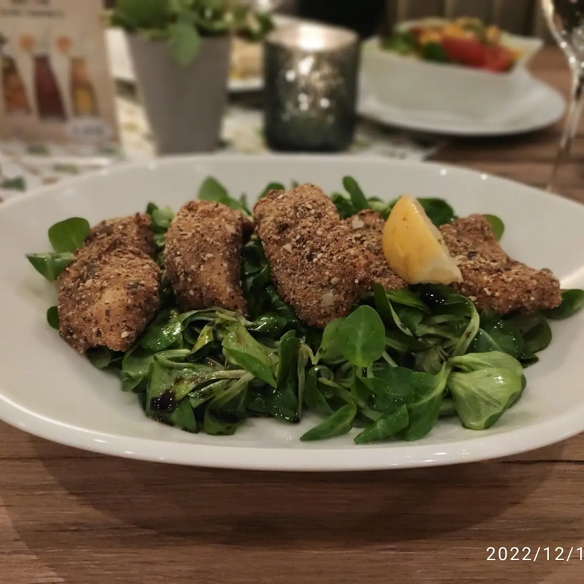 Zander In Kürbiskernkruste Auf Vogerlsalat
