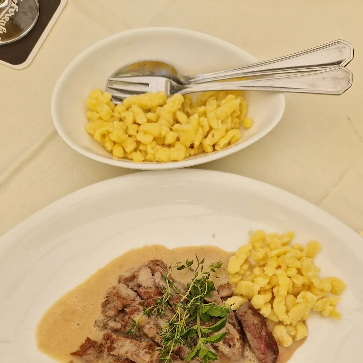 Filetspitzen Mir Knöpfle Und Soße