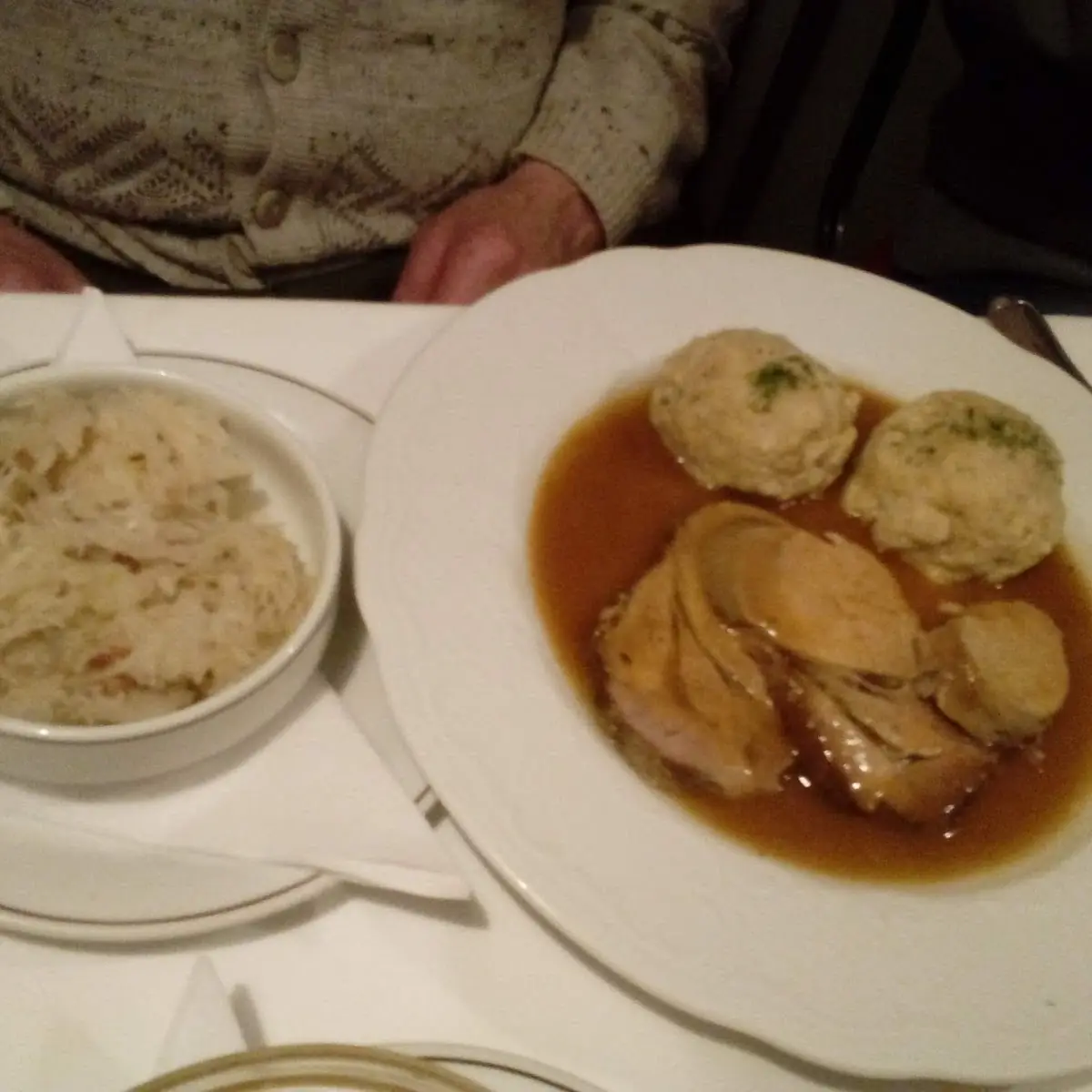 Schweinsbraten Mit Semmelknôdel