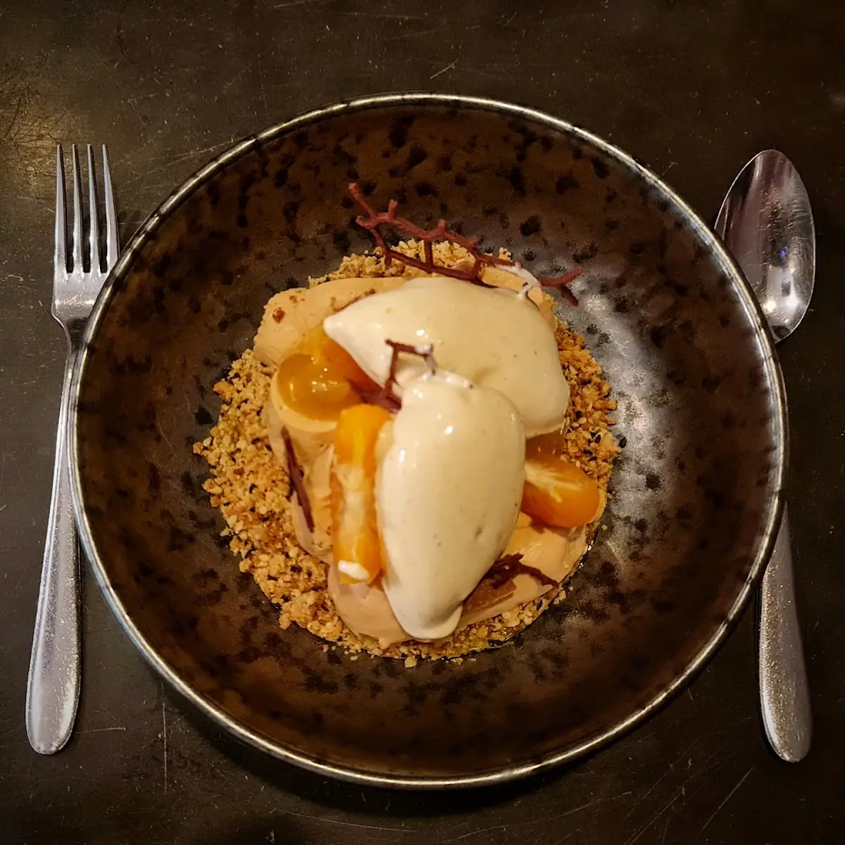Karamelisierte Weiße Schokolade Mandarinen Crumble Vanille Eis