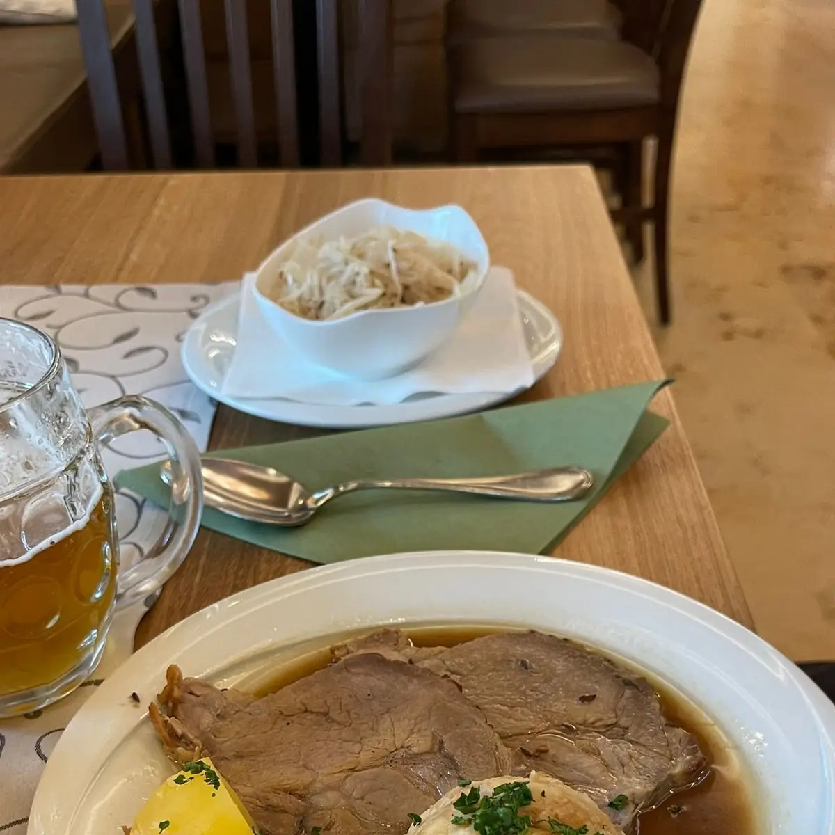 Schweinebraten Mit Knödel