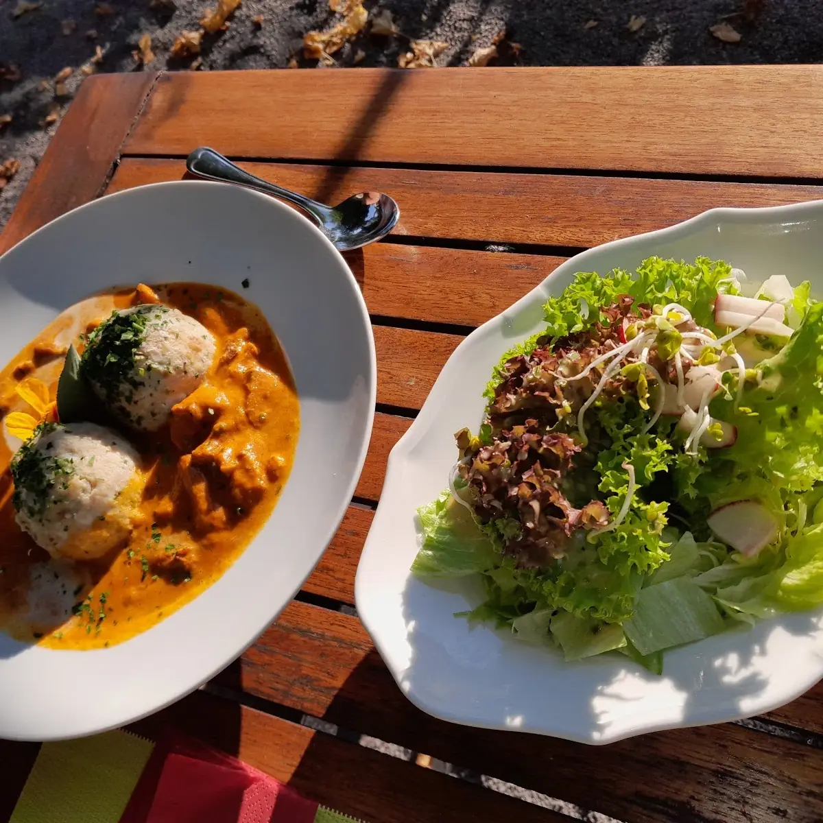 Eierschwammerlgulasch Mit Alatblatt