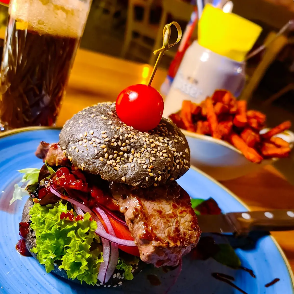 M&M Burger