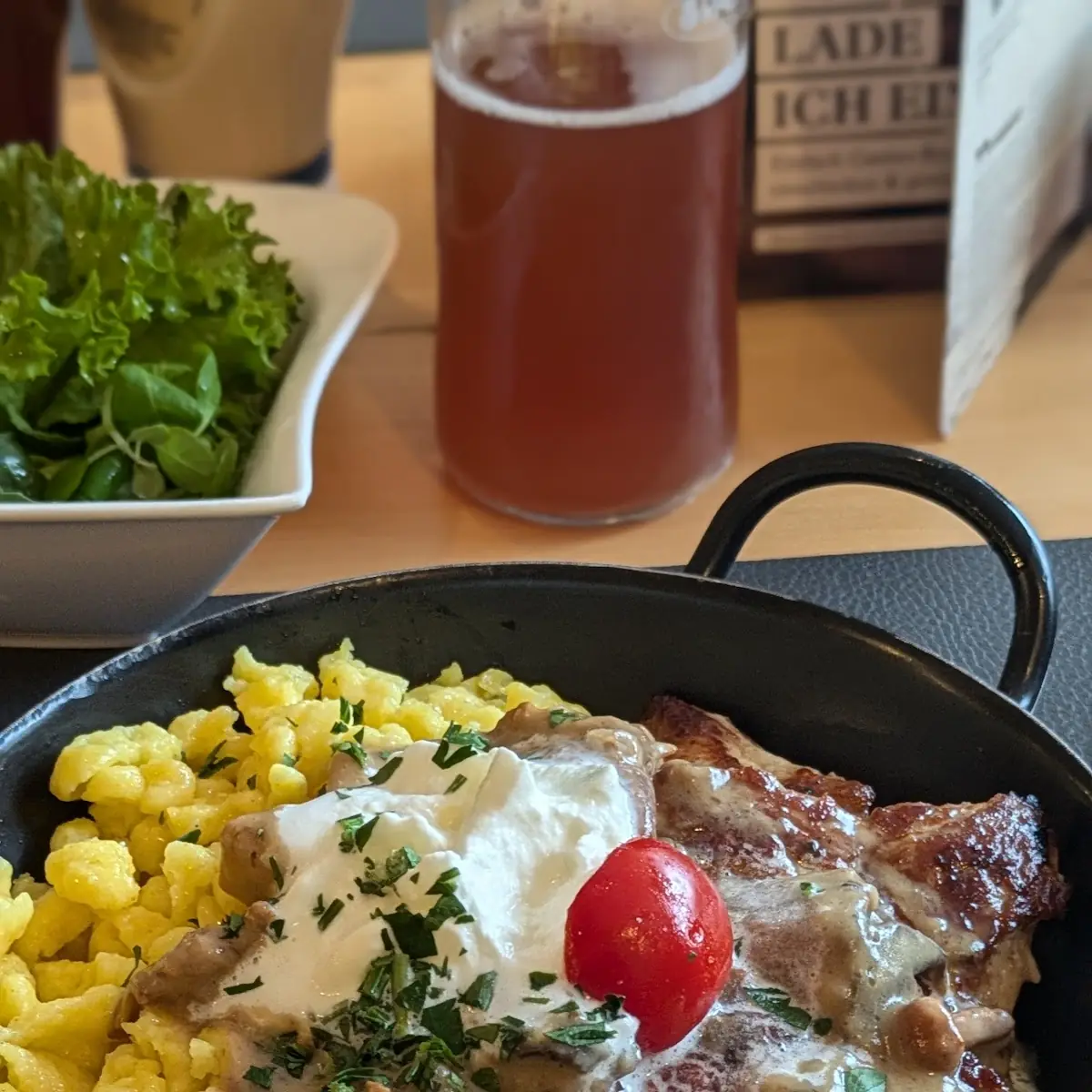 Kalbsbraten Mit Champignonrahmsauce Und Spätzle