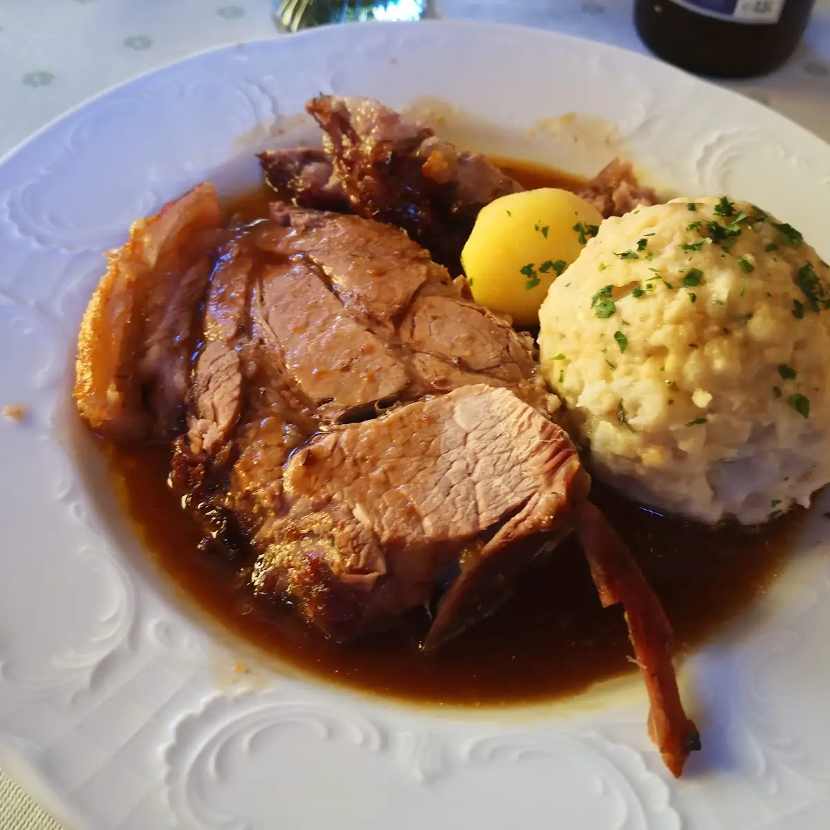 Schweinebraten Mit Knödel
