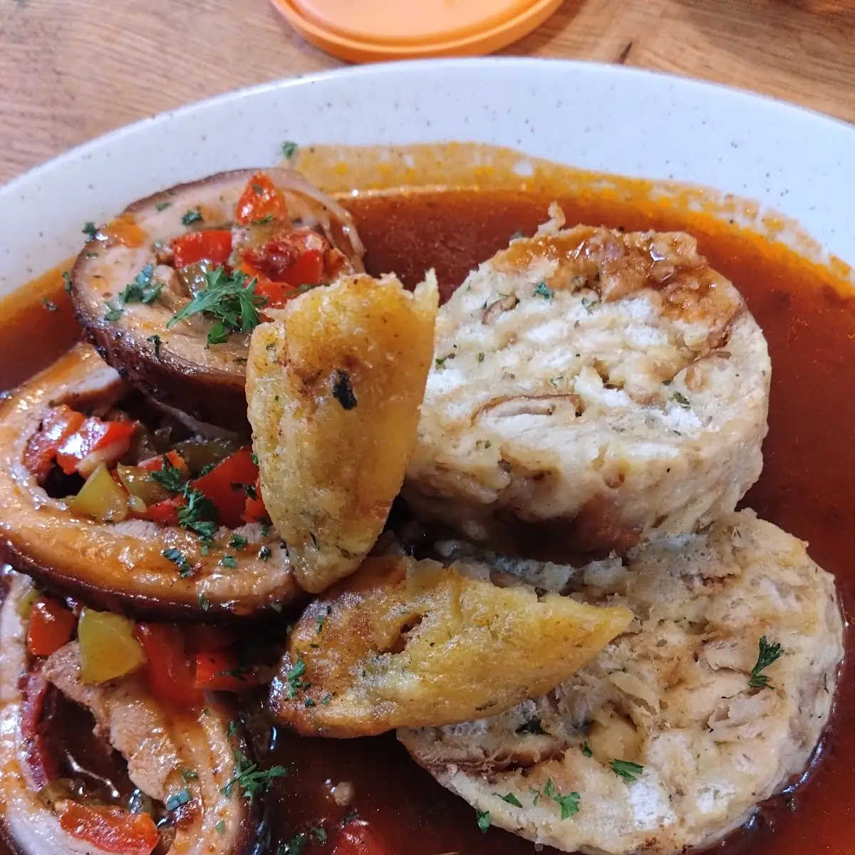 Gefüllter Spanferkelbraten Mit Breznknödel