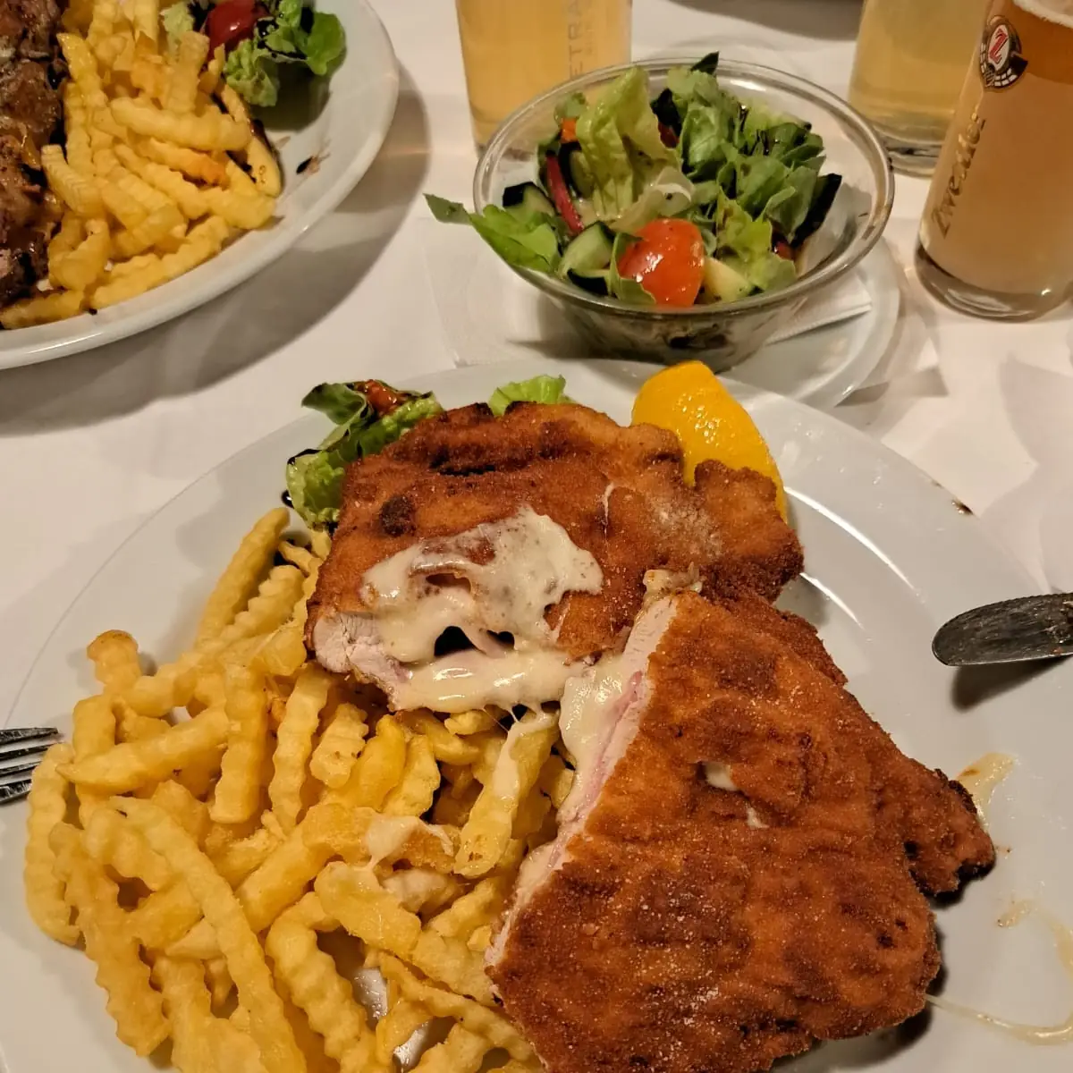 Cordon Bleu Mit Pommes Frites
