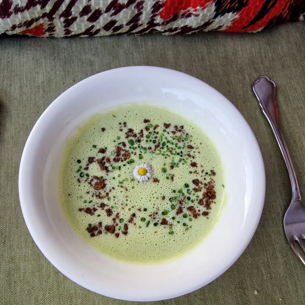Samtige Radieschen Suppe Mit Schwarzbrot