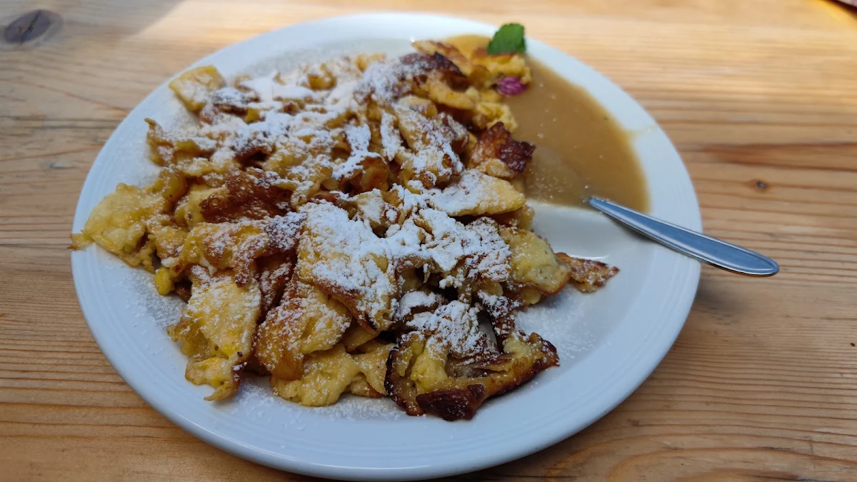 Kaiserschmarrn Und Apfelbrei