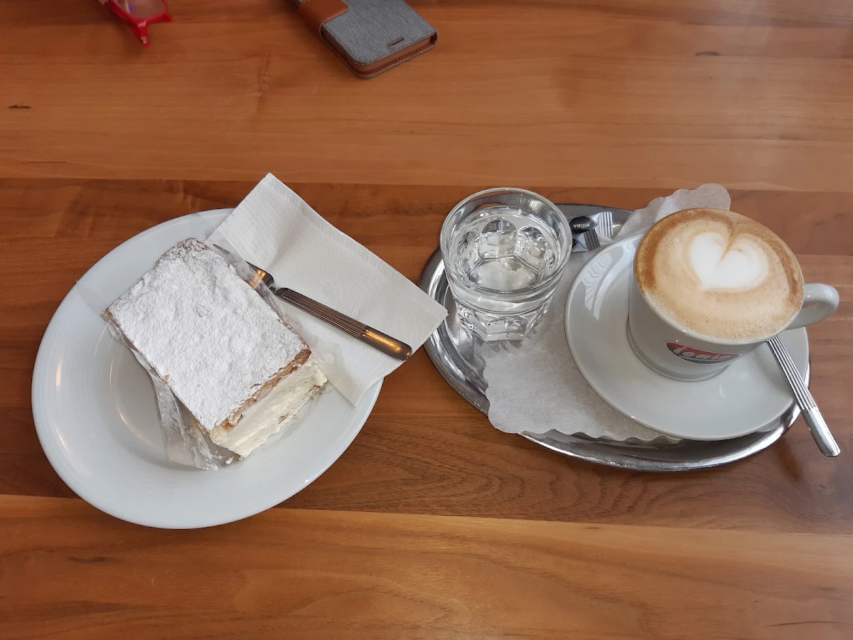 Creme Schnitte