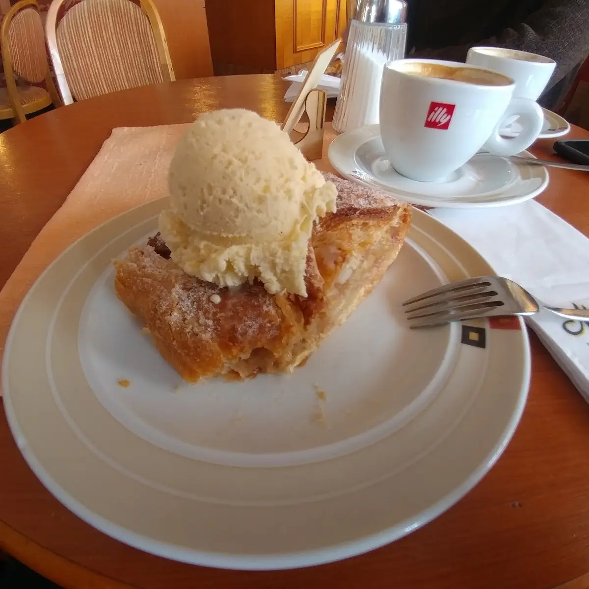 Apple Strudel