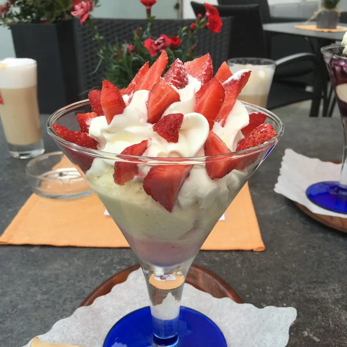 Erdbeerbecherl