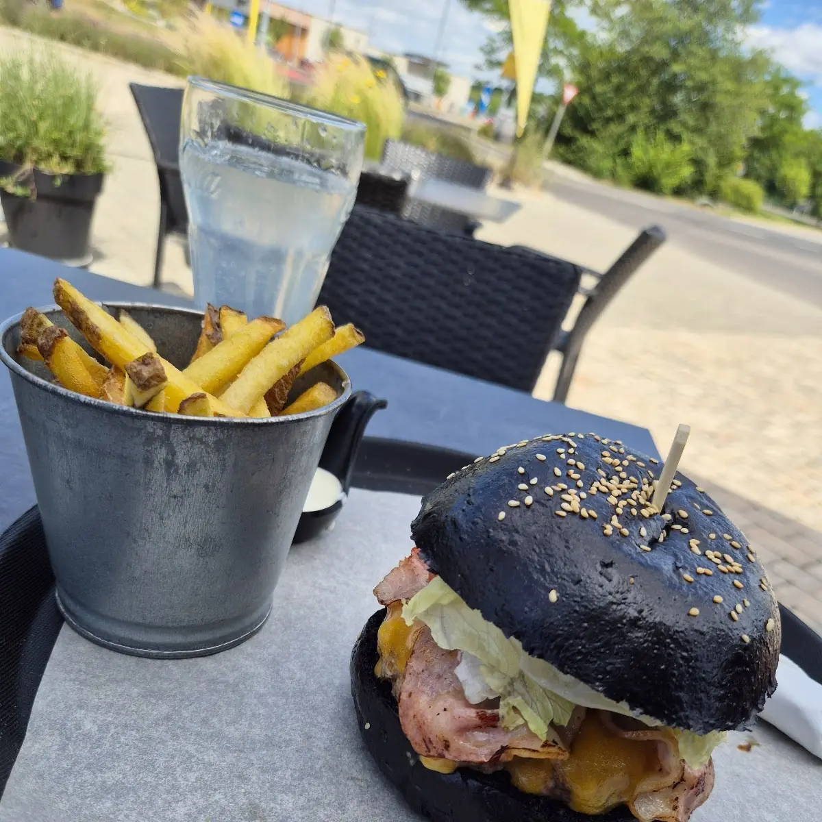Dark Burger