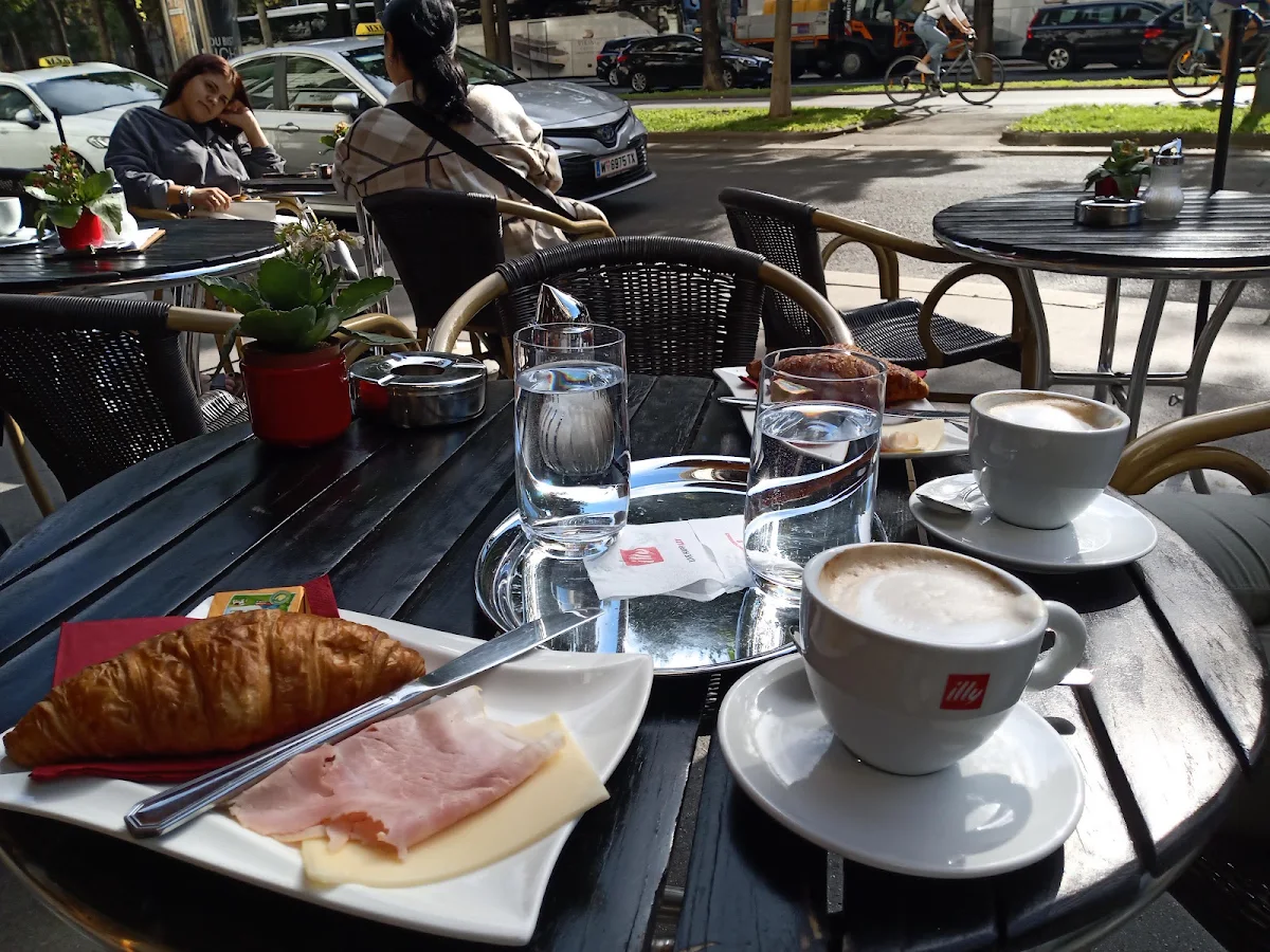 Croassans Con Jamón York Y Queso