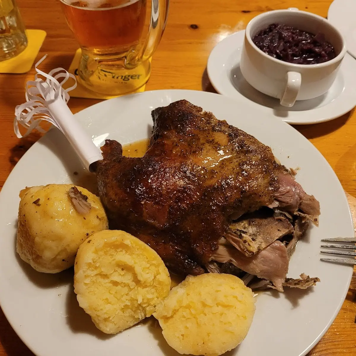 Gansl Mit Rotkraut Und Knödel