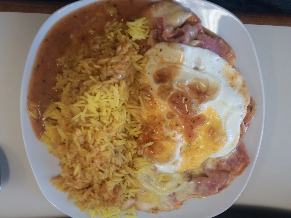 Natur Schnitzel Speziale Mit Basmati Reis Und Sauce
