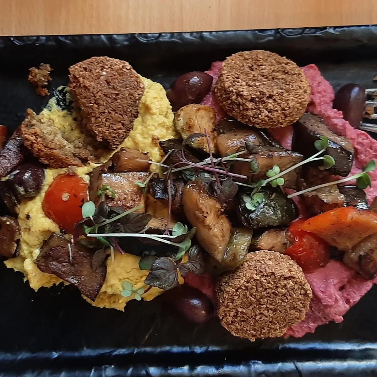 Zweierlei Hummus & Falafel
