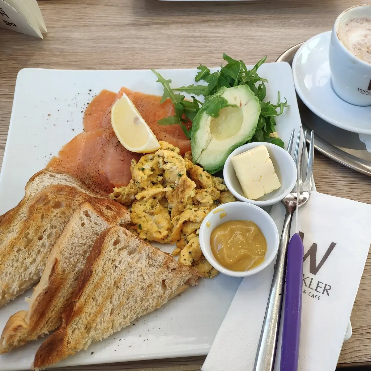 Lachsfrühstück