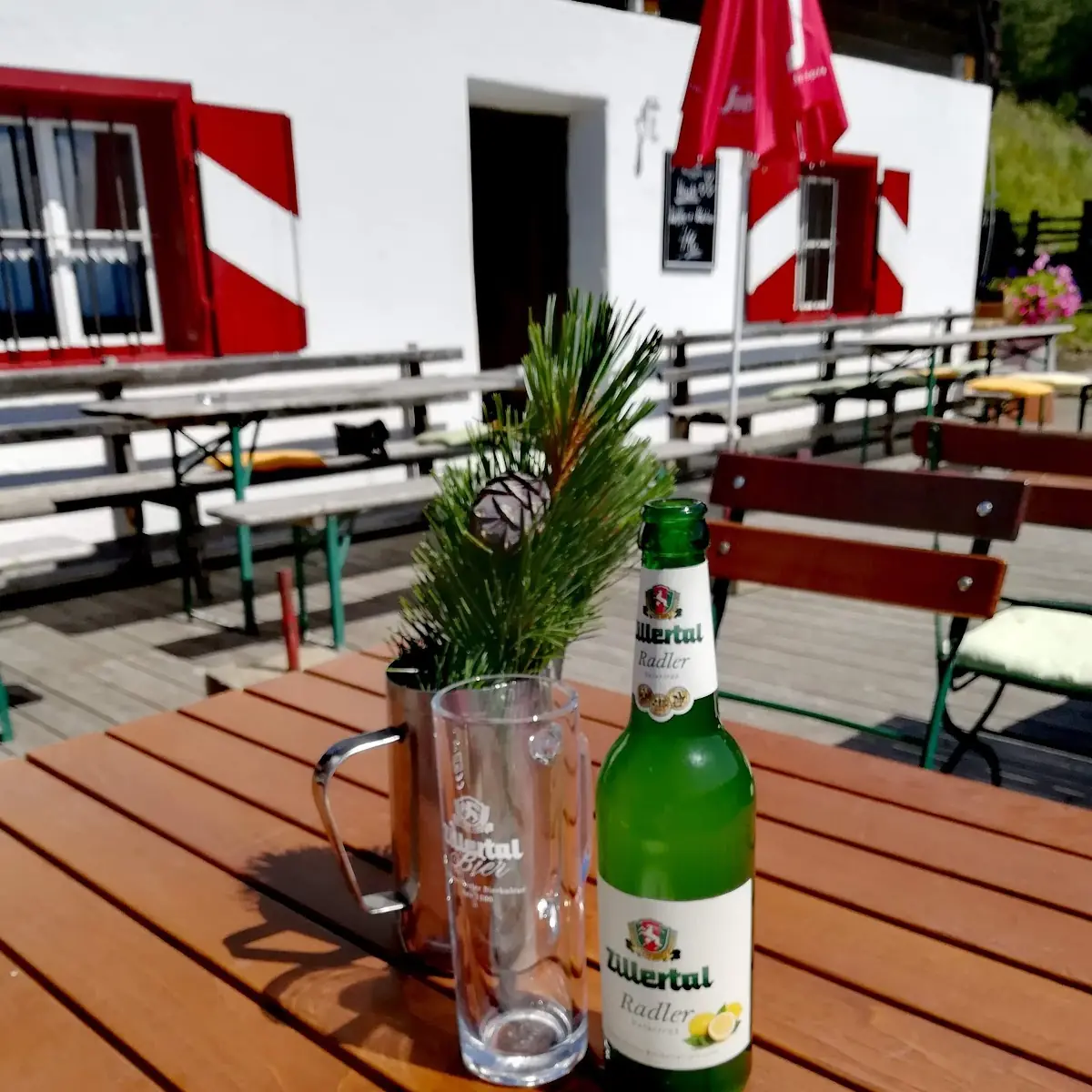 Radler Mit Kuchen