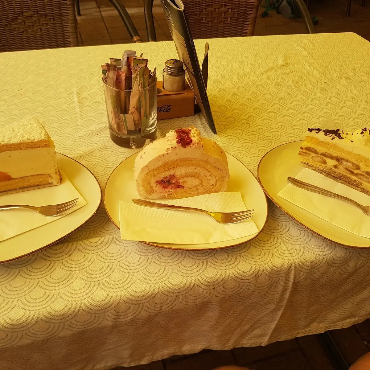 Käse Sahne Erdbeer Rolle