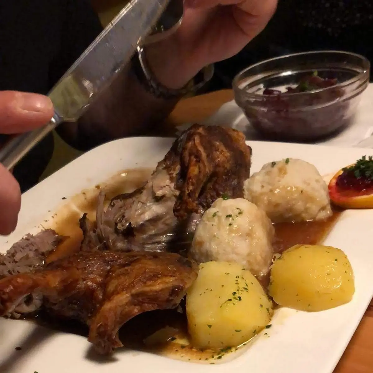 Lammhaxe Mit Beilage Nach Wahl