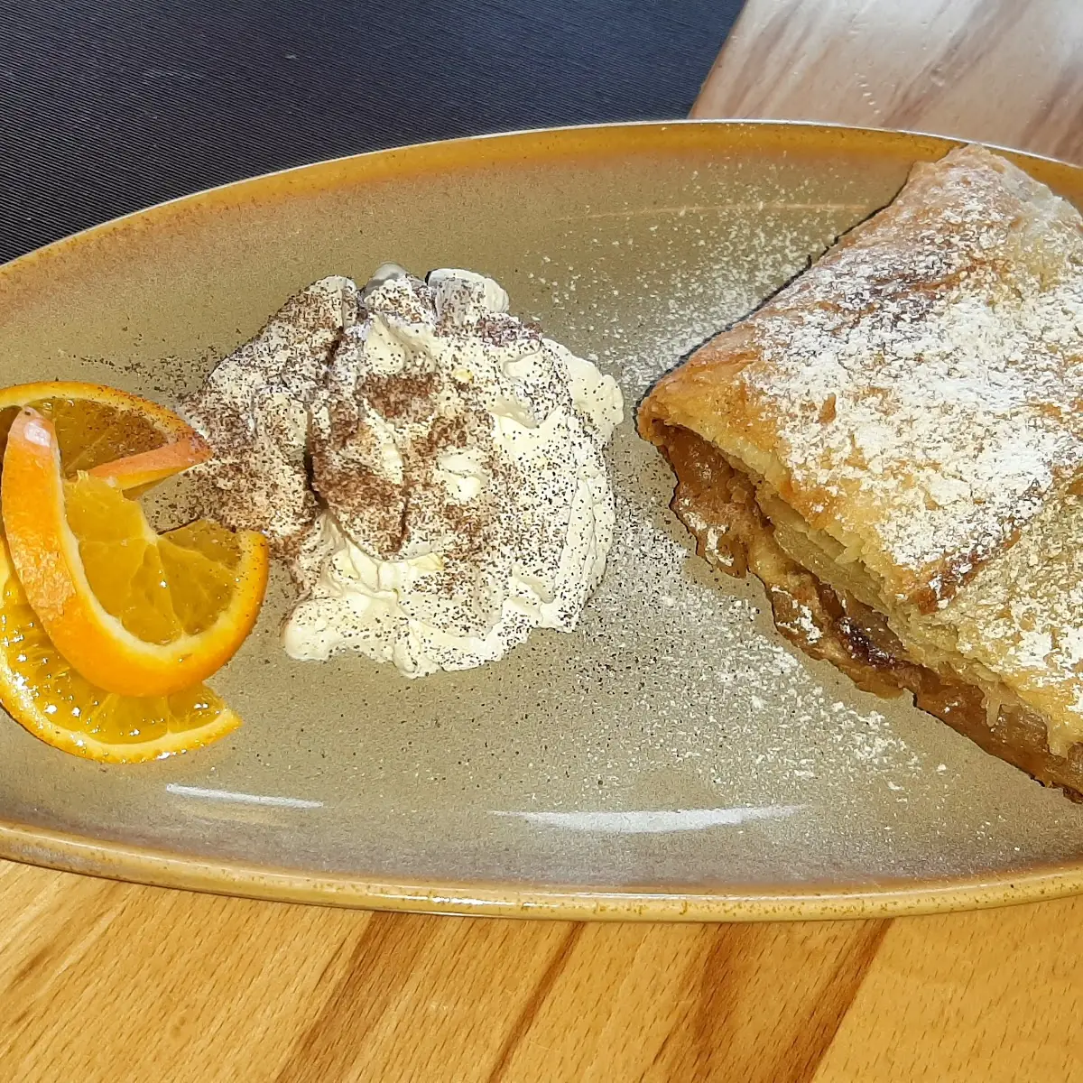 Apfelstrudel Gediegen