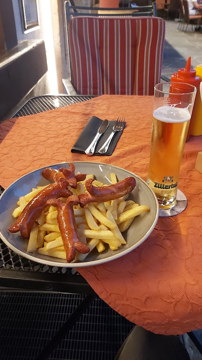 Grillwürstl Mit Pommes
