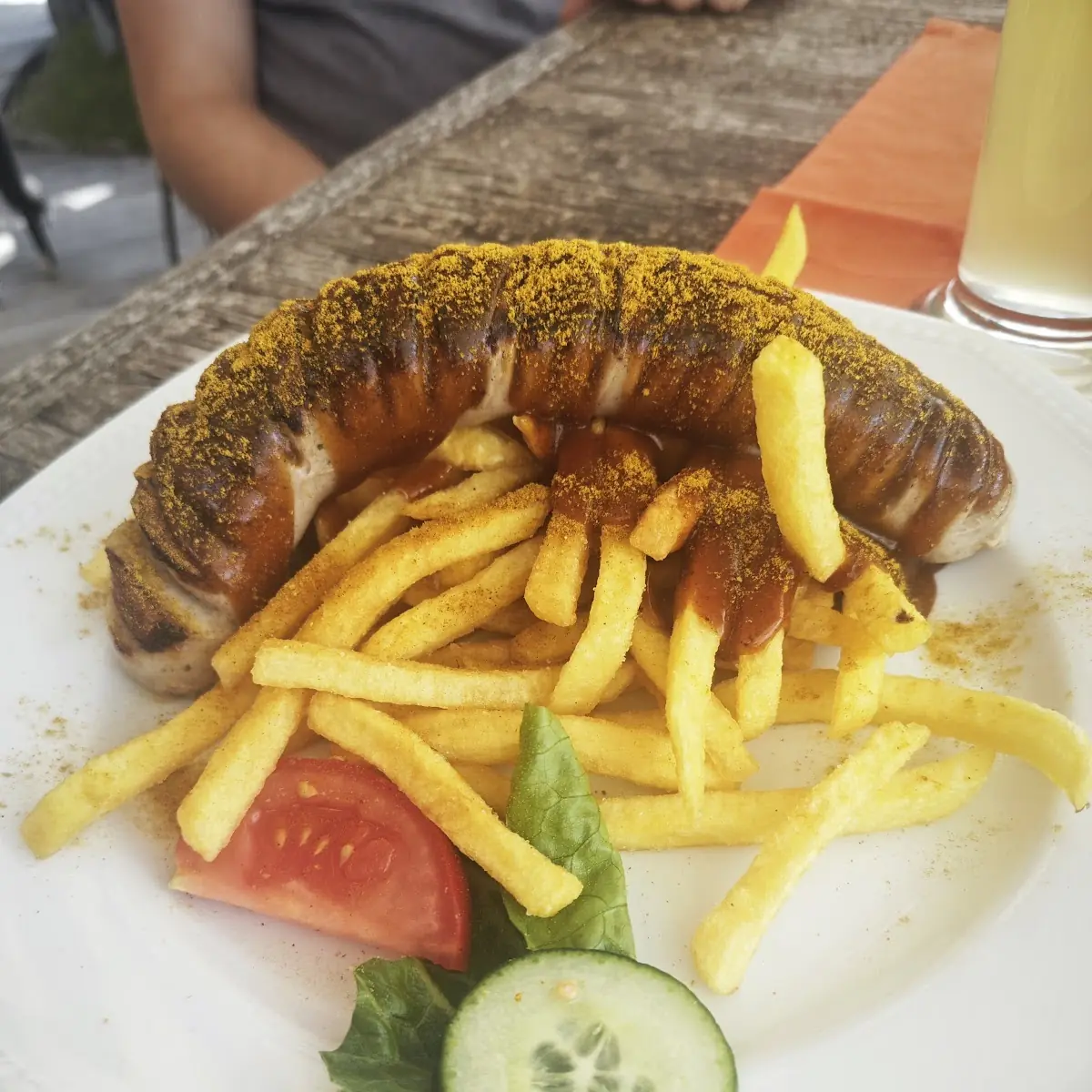 Currywurst Mit Pommes