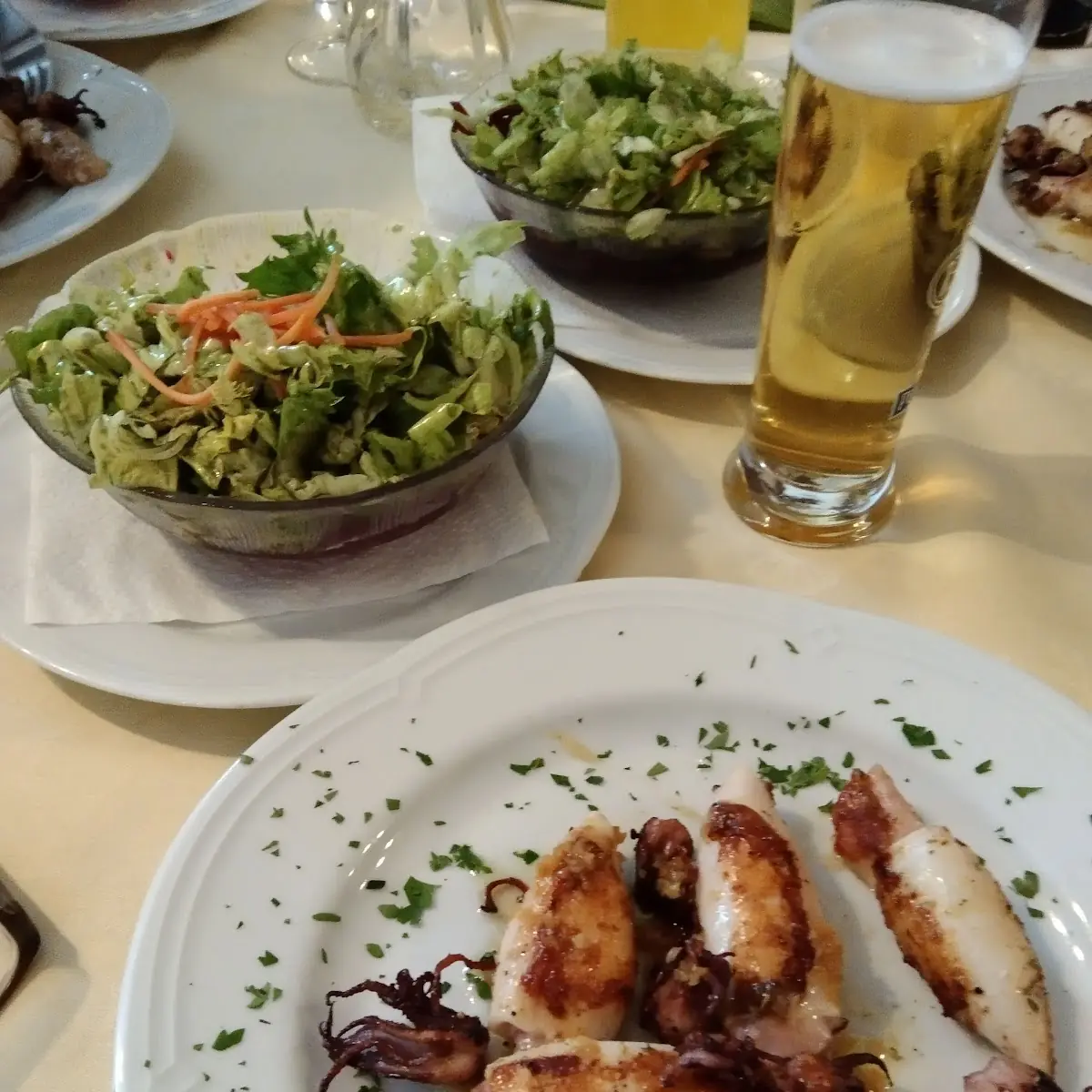 Gefüllte Calamari Mit Salat