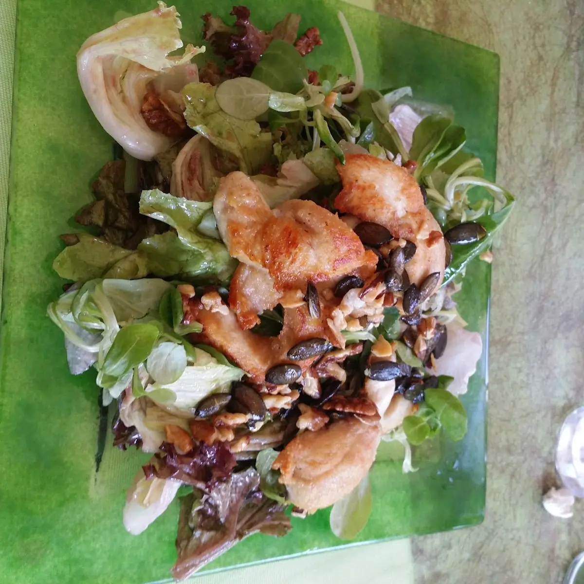 Sommerlicher Blattsalat Mit Putenbrust