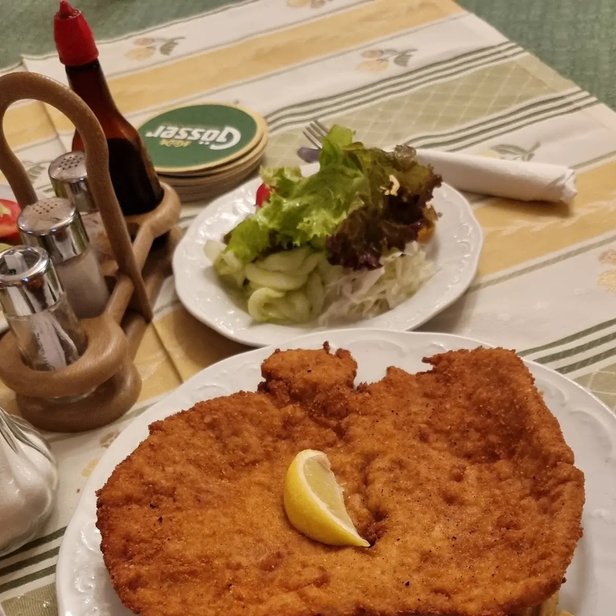 Wiener Schnitzel Vom Schwein Mit Salat