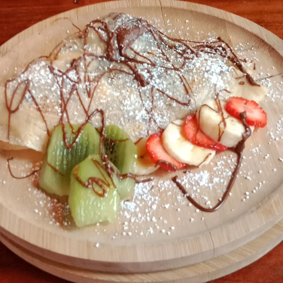 Crepes Mit Früchten Und Schoko Soße Nach Einer Pizza Das Richtige Nachtisch