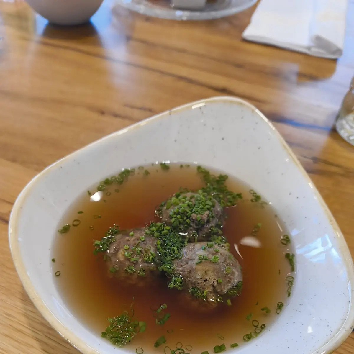 Gemüsebrühe Mit Reh-leberknödeln