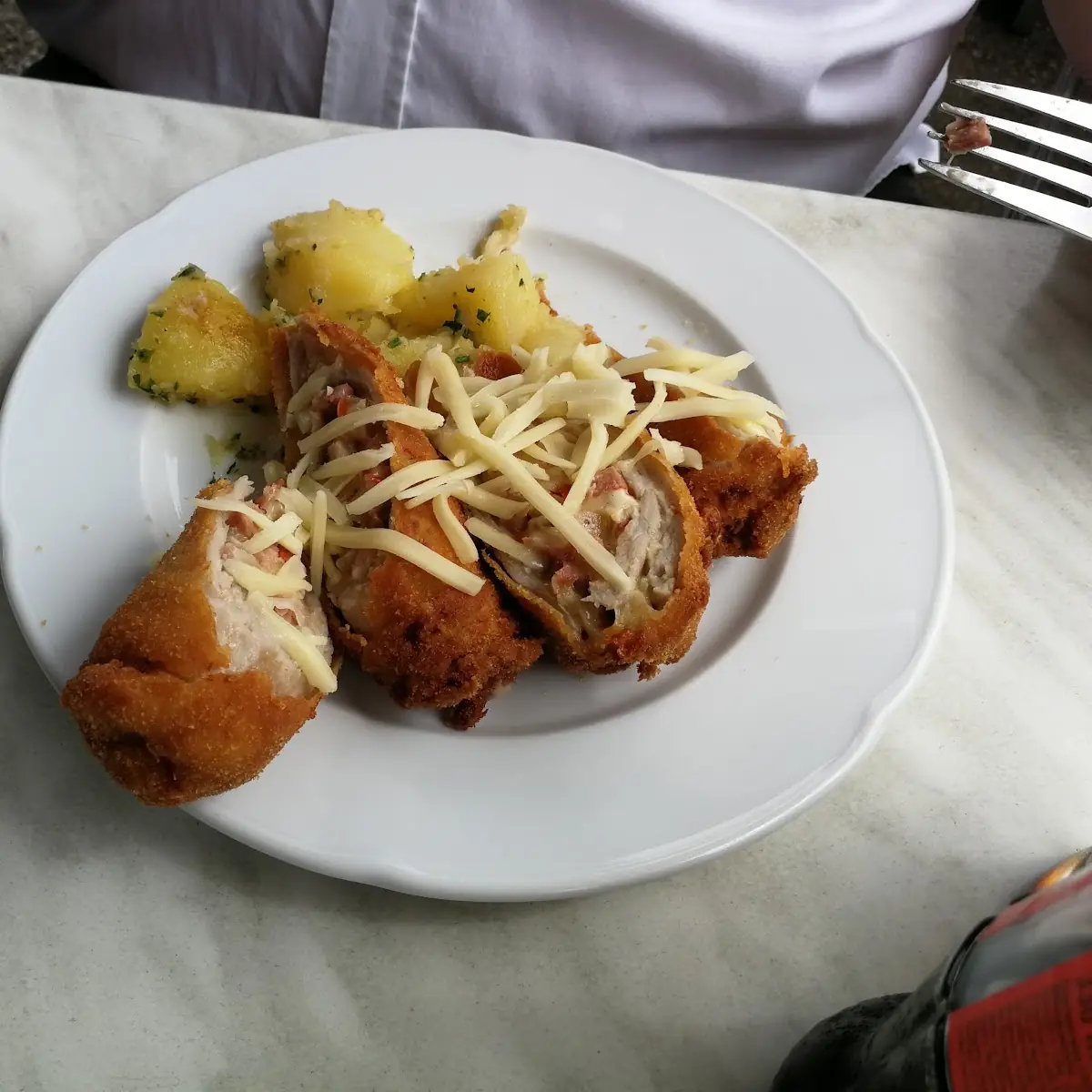 Cordon Bleu Mit Bratkartoffeln