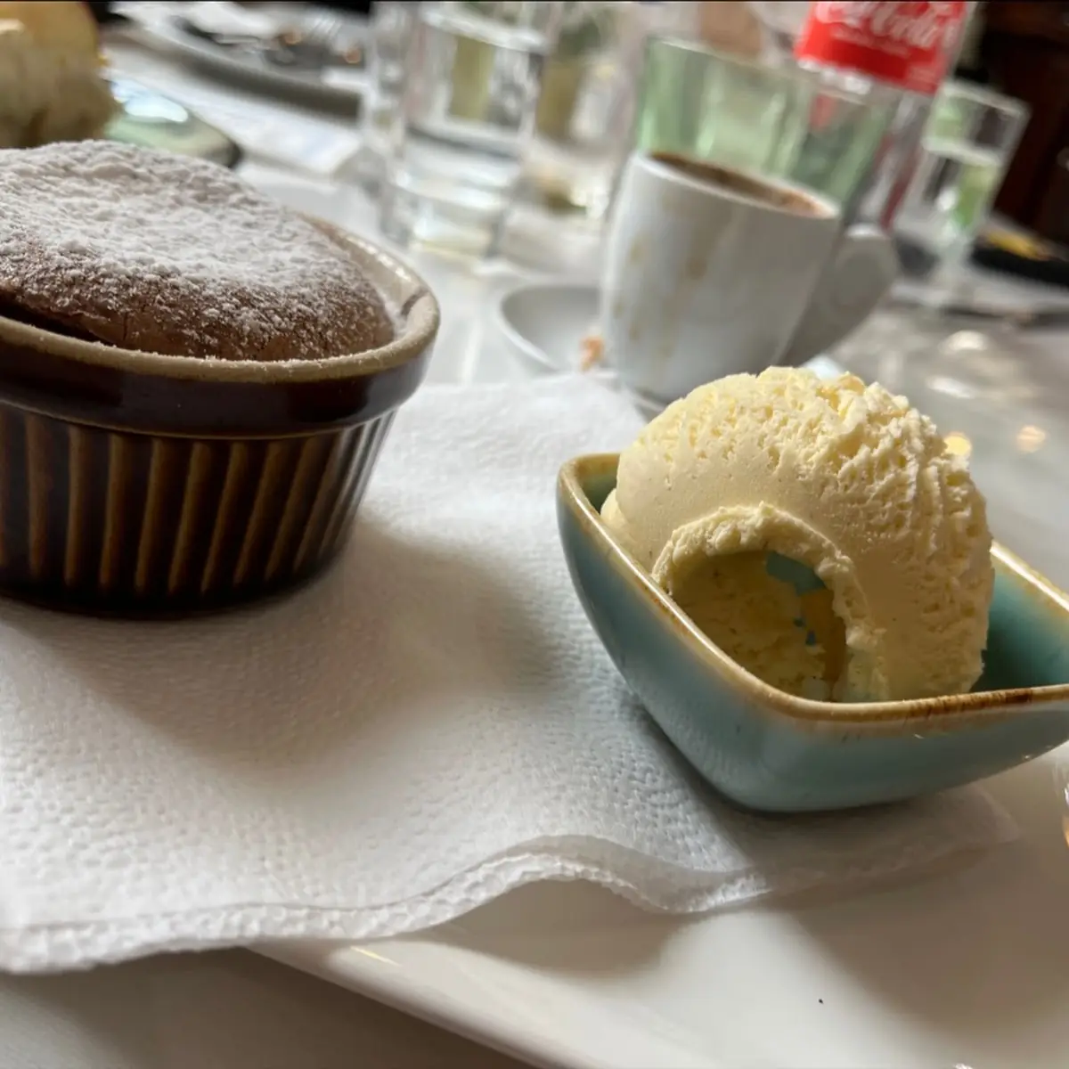 Schokoladen Soufflee Mit Vanille Eis