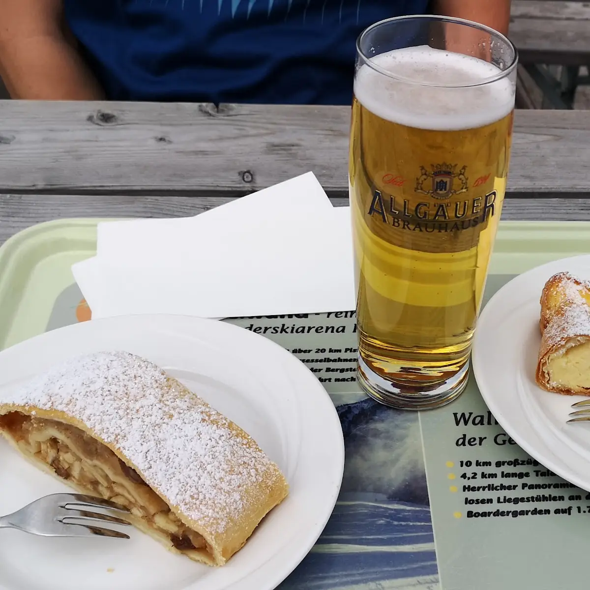 Bier Mit Apfelstrudel