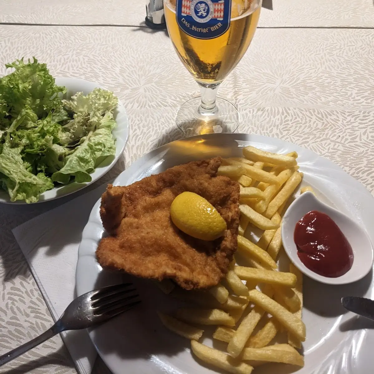Gebackenes Schweineschnitzel Wiener Art
