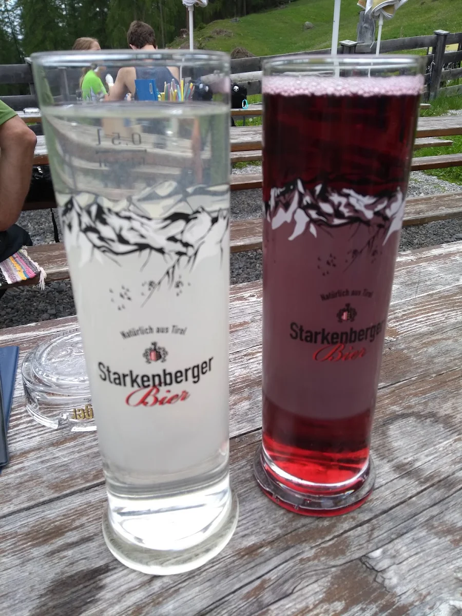 Holunder- Und Johannisbeersaft