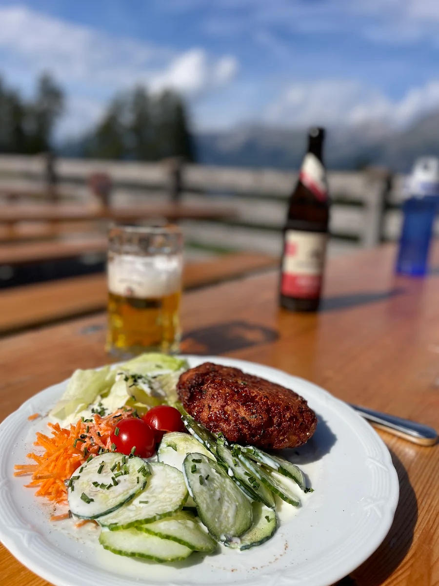 Kaspressknödel Mit Salat