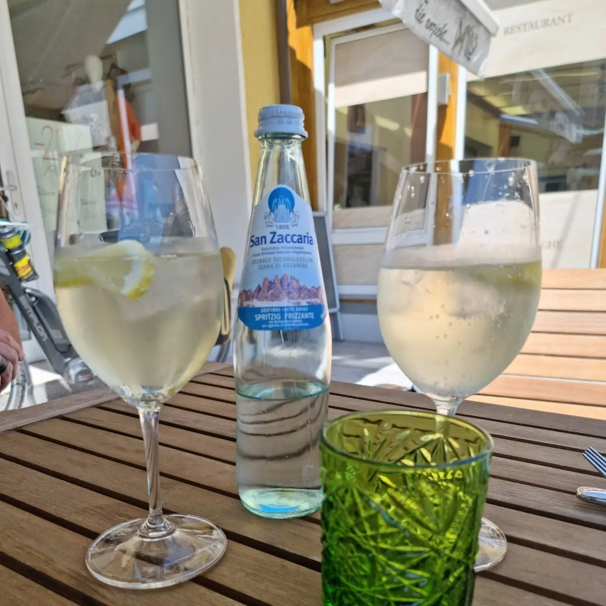 Weßweinschorle Sauer