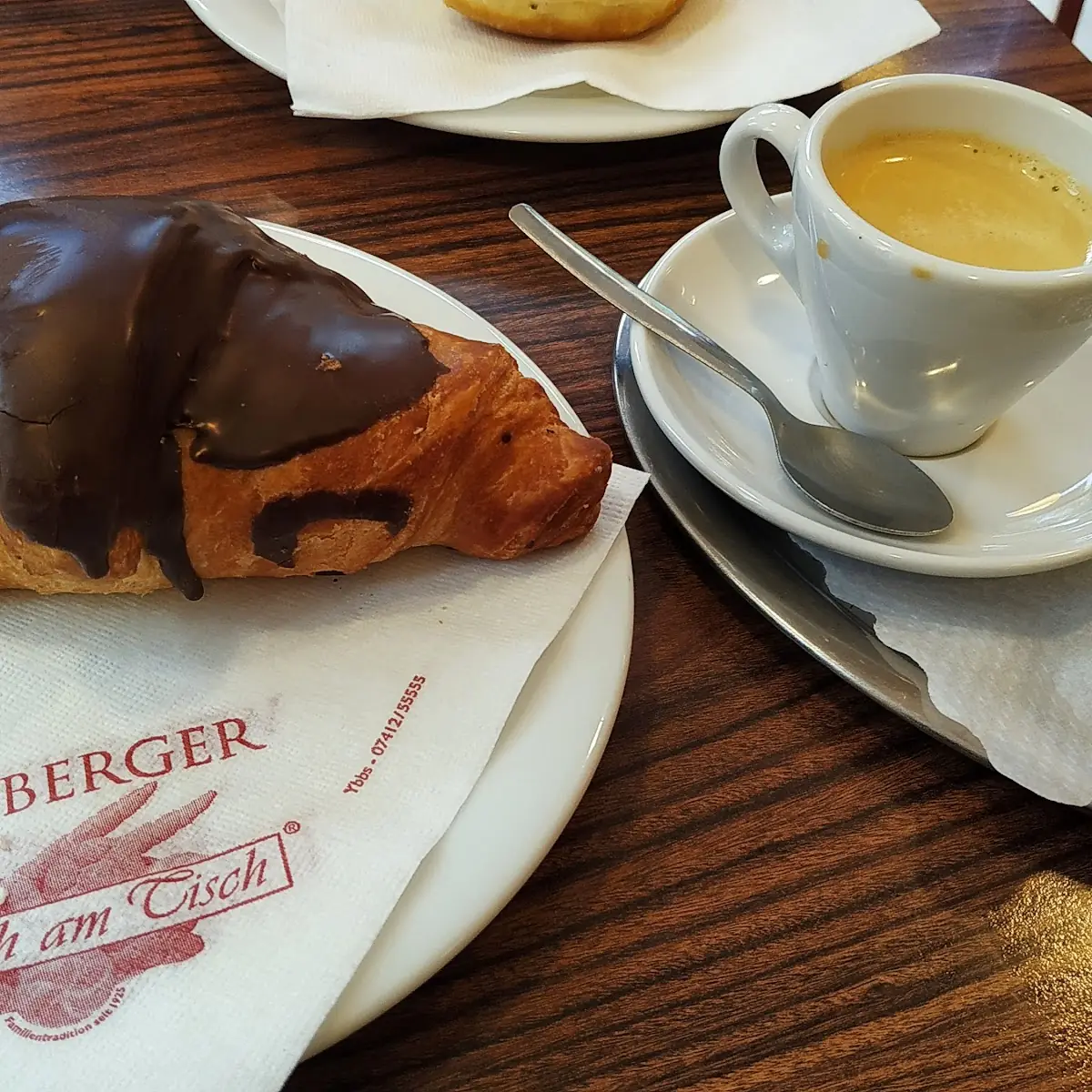 Schokocroissant, Bäckerei Konditorei WEINBERGER, Stauwerkstraße 85, Ybbs