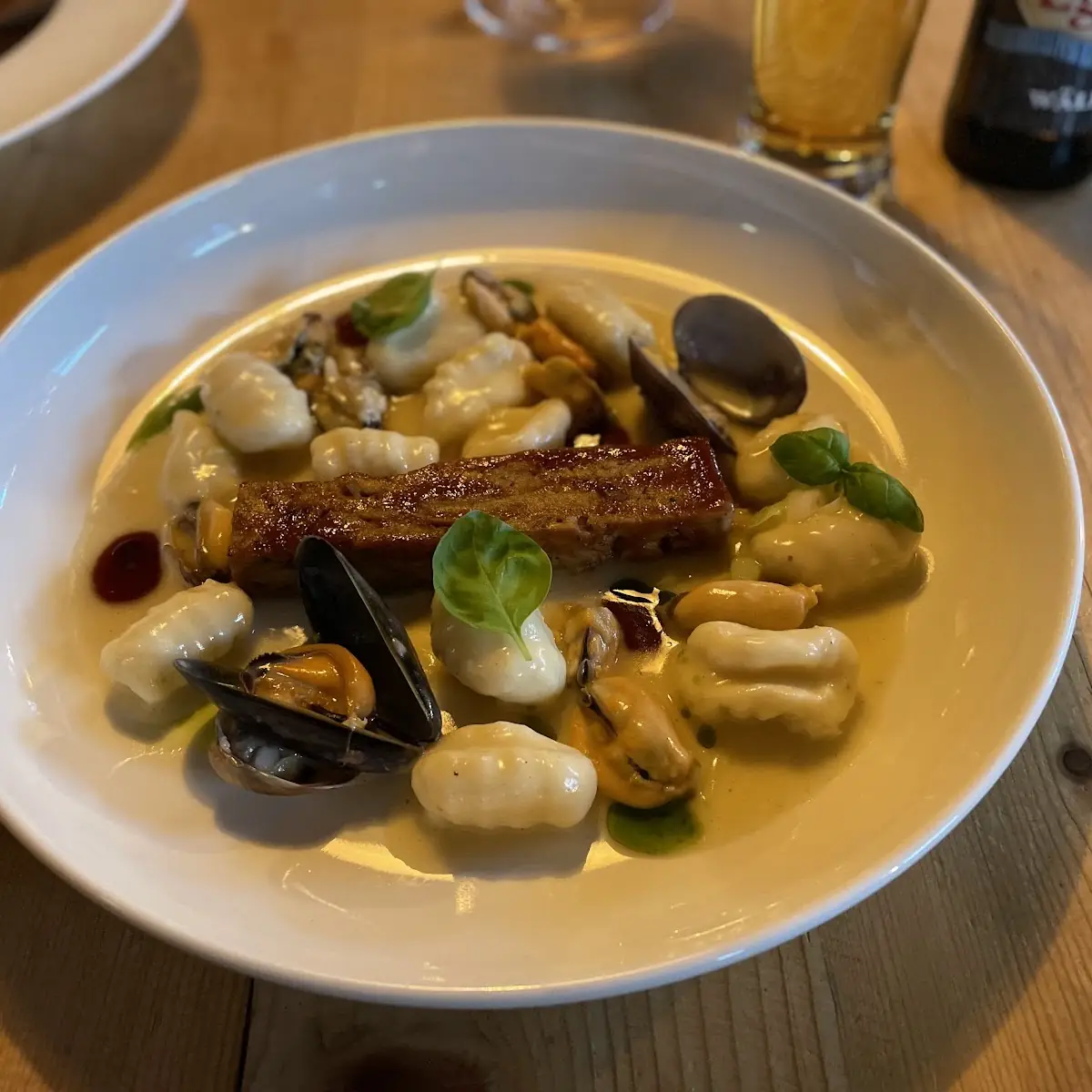Barbecue Kalbsbrust Mit Miesmuscheln Und Gnocchi