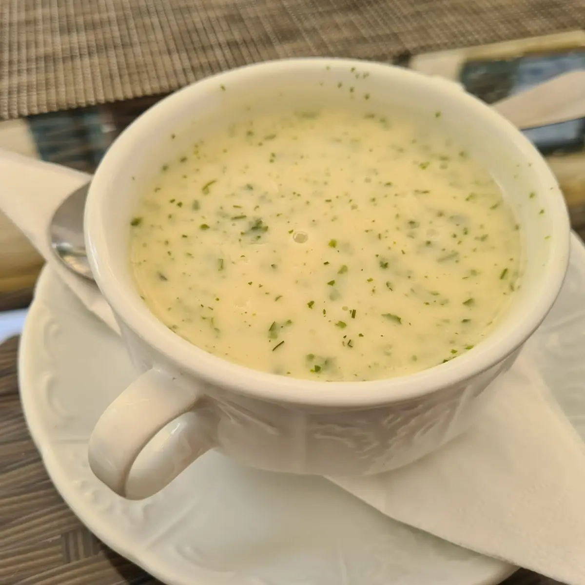 Kräutersuppe
