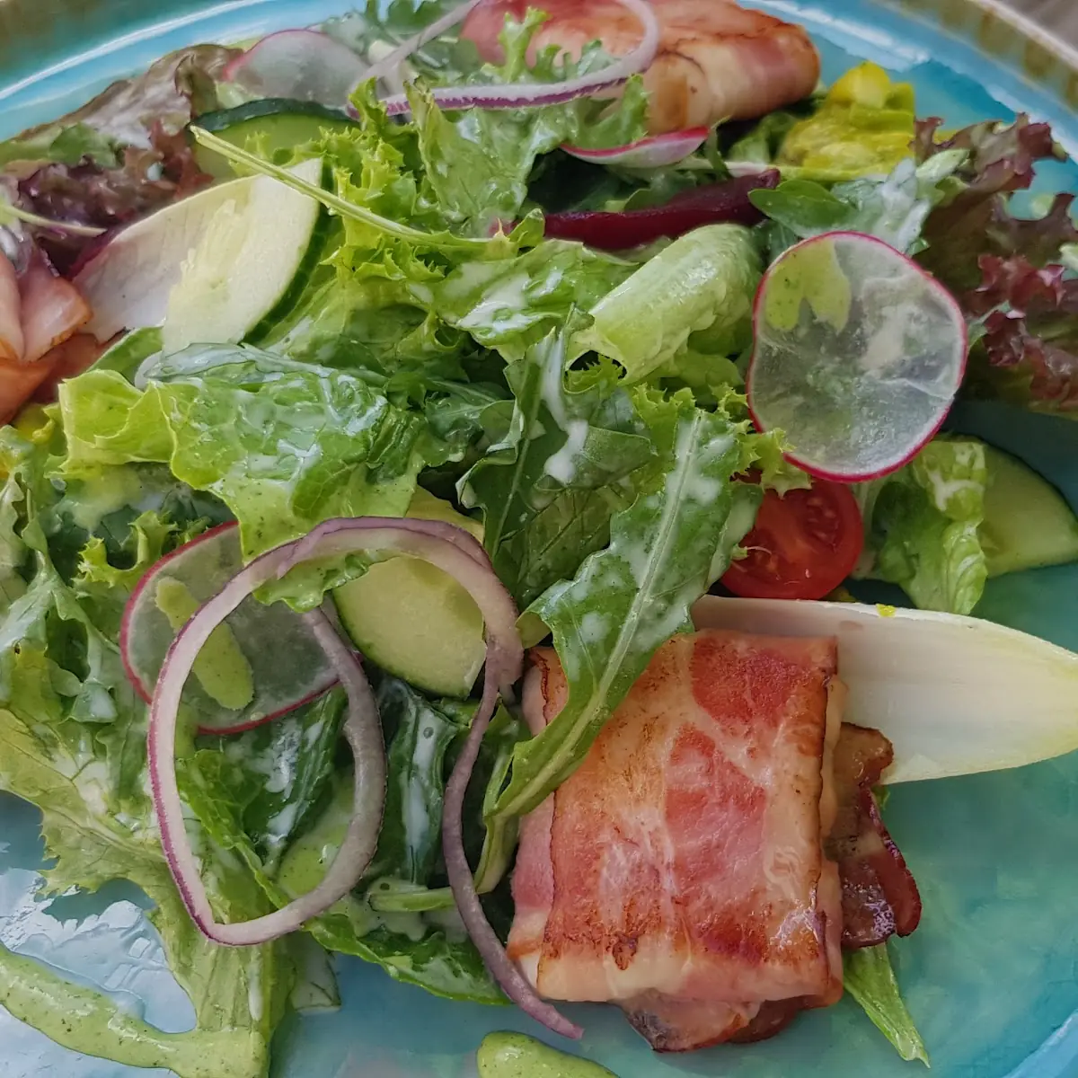 Salat Mit Schafkäse Im Speckmantel