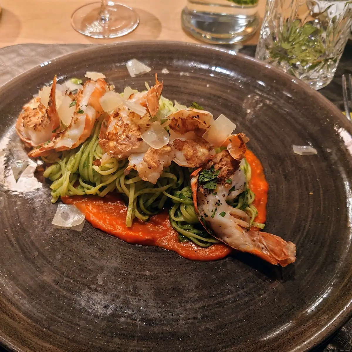 Tagliatelle Mit Bärlauch Pesto Und Garnelen